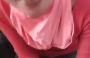XXX باسن آبدار مو بور ، دوست دختر خود را احلى فيلم سكسي عراقي در جوراب بوسه می بوسد