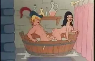 XXX زن سكسي احلى سكسي خانه دار در یک تی شرت سبز ، مردی را در آشپزخانه می کشد