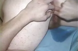 XXX Masseuse عمیقاً خروس مشتری را بلعیده است احلى سكسي عراقي