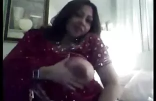 XXX نگران یک زن خانه دار مکزیکی احلى وضع سكسي است.