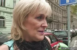 XXX مردی باهوش با احلى صور سكسيه عراقيه زن عرب در برقع رابطه جنسی برقرار می کند.