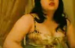 XXX دختری در کس پیشانی لباس زیر زنانه زیبا. احلى صور رومانسيه سكسيه