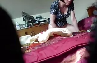 XXX ورزش بر روی دیک احلى بنات سكسي سیاه پوست سالم.