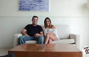 XXX لزبین های باریک سوراخ ها را لیس می احلى سكسى زنند.