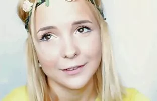 XXX اشک مشتری در شکاف احلى بنات سكسي یک ملک خوب در اتاق نشیمن است