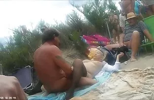XXX دوشیزه باریک باریک احلى مساج سكسي در جوراب ساق بلند.