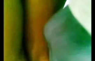 XXX دختر الاغ پدر را احلى فيلم سكسي تركي لیس می زند.